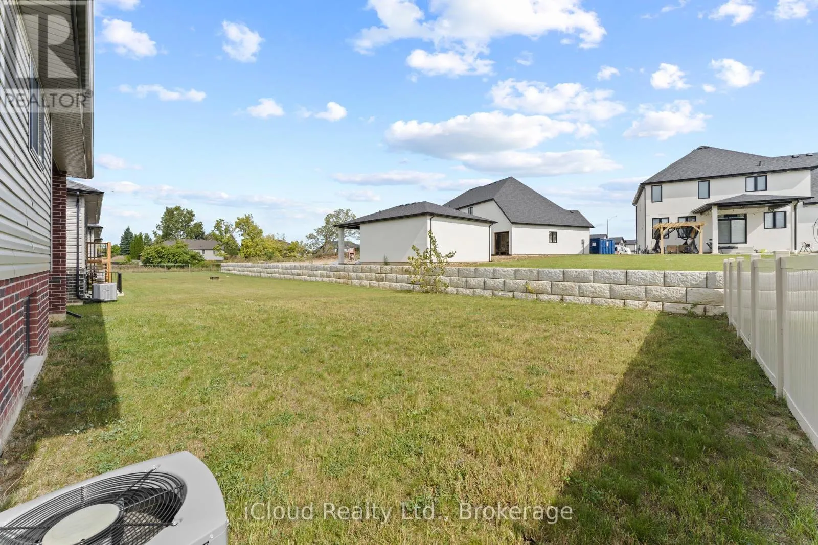 22 KINGSBRIDGE DRIVE