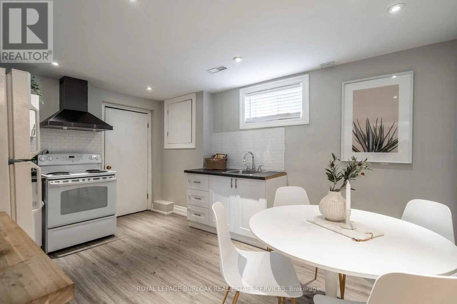 LOWER - 34 BRIARWOOD CRESCENT