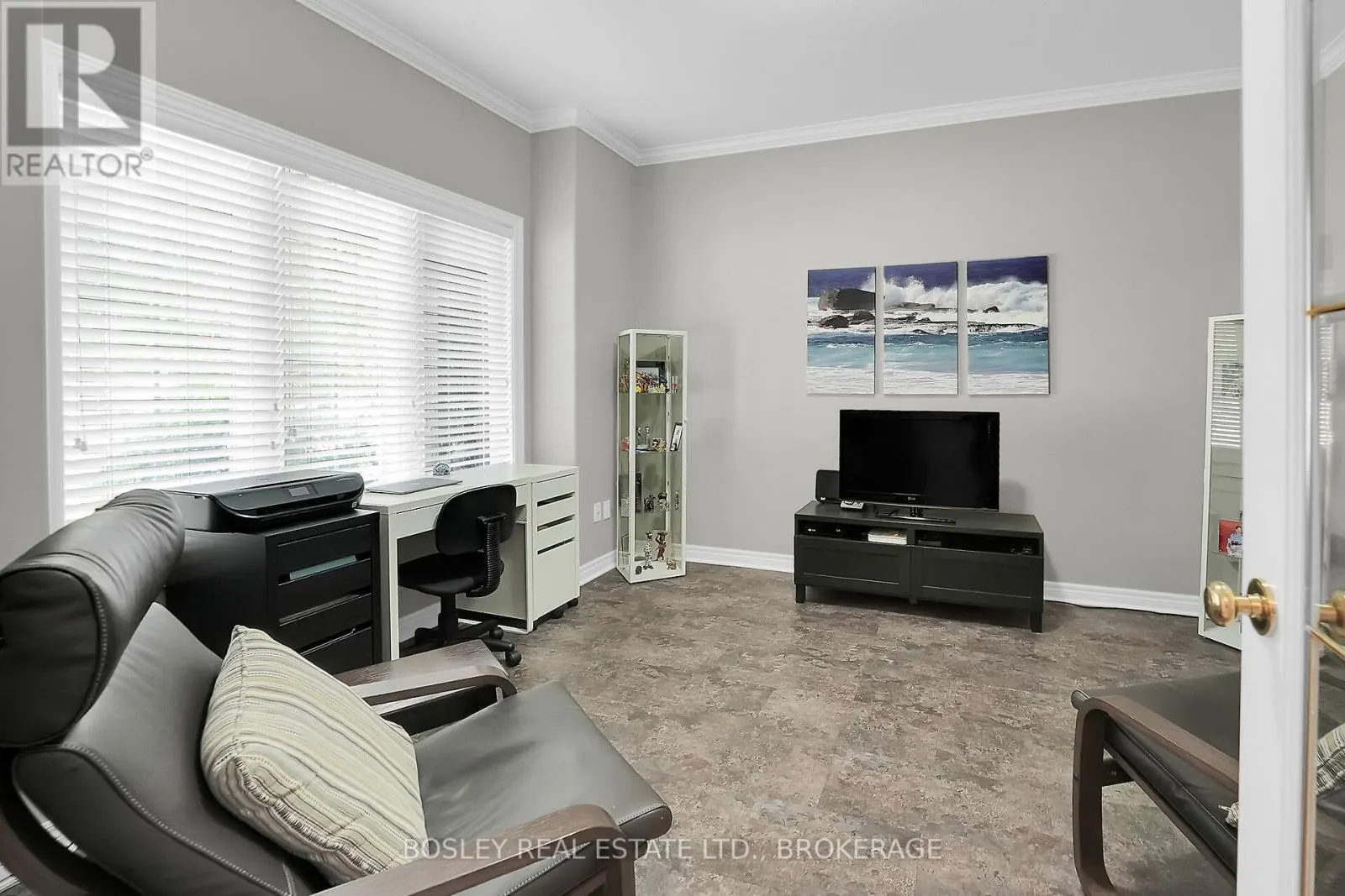 43 LORETTA DRIVE