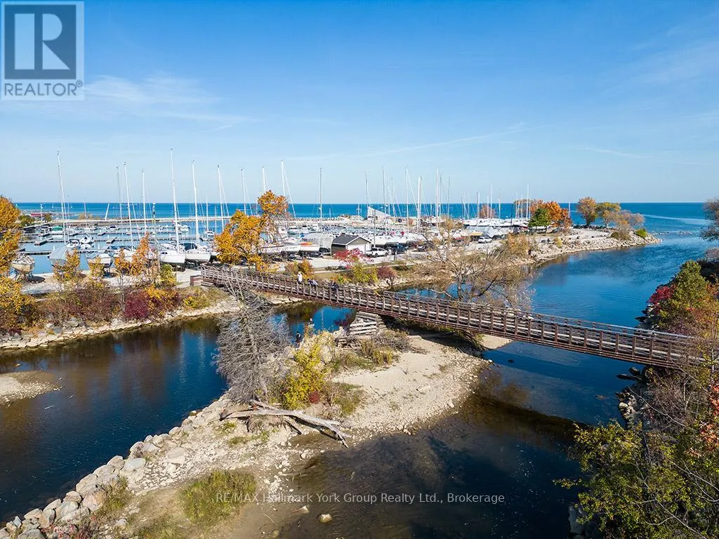 5-11 BAY STREET E
