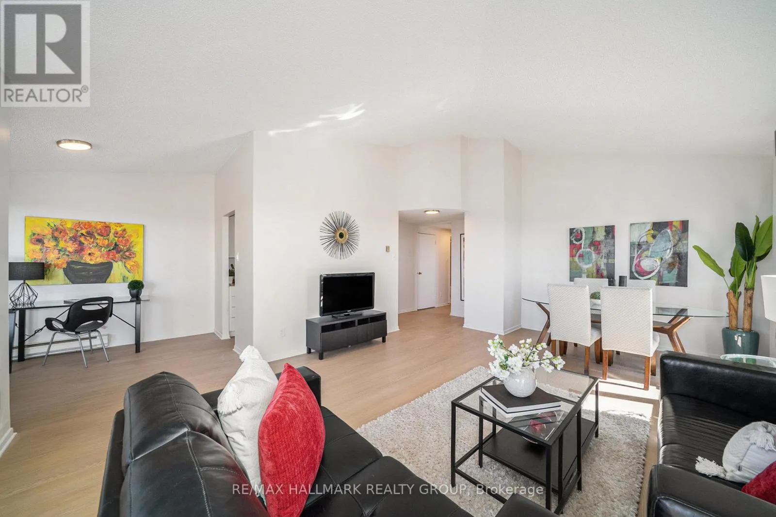 PH1 - 158C MCARTHUR AVENUE