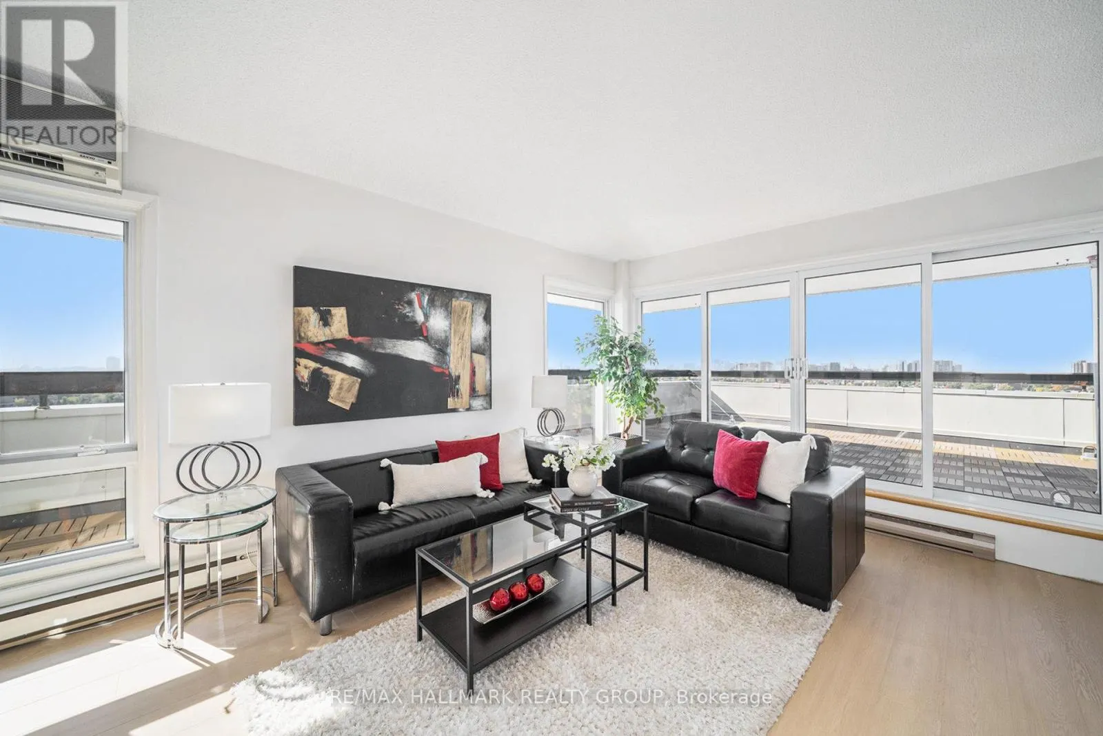 PH1 - 158C MCARTHUR AVENUE