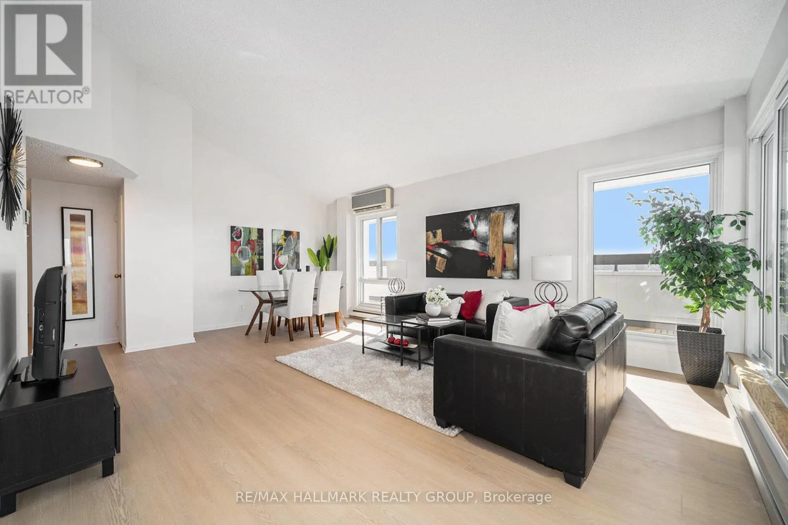 PH1 - 158C MCARTHUR AVENUE