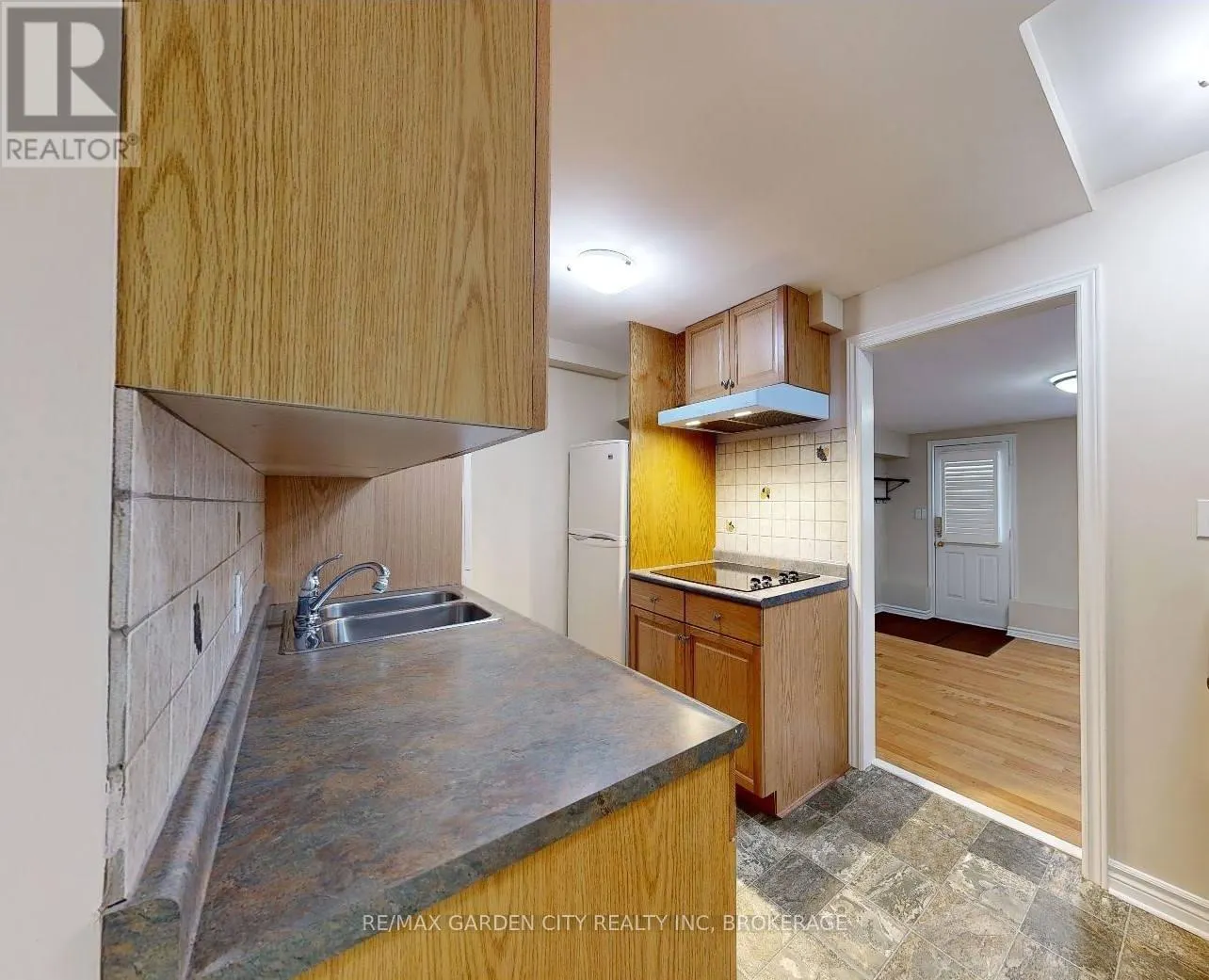 119 MAIN STREET W