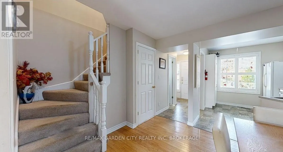 119 MAIN STREET W