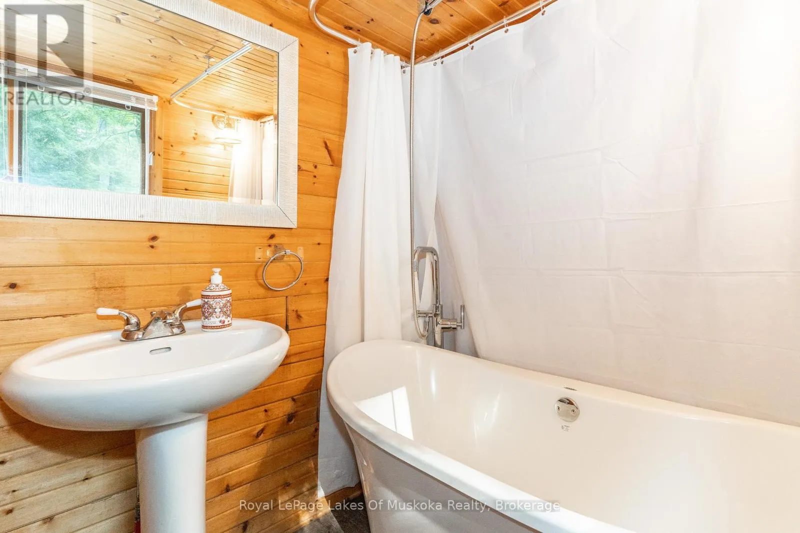 1072 LONG LAKE ROAD
