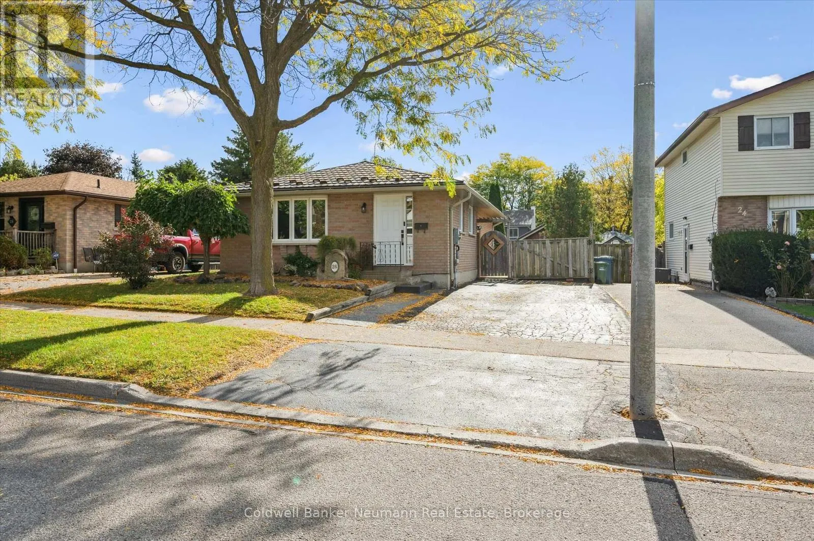 26 UPTON CRESCENT