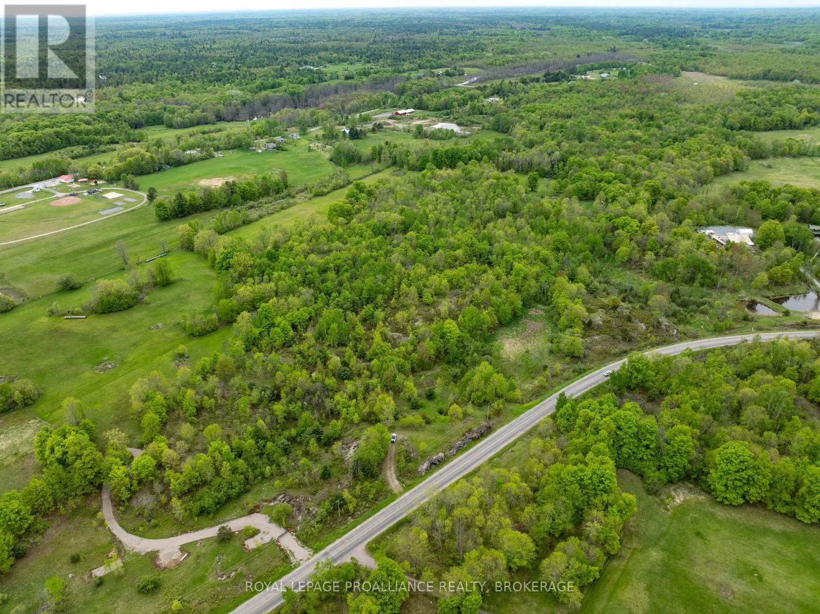 1147 LONG LAKE ROAD