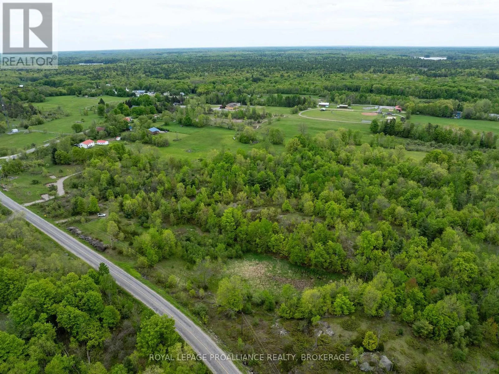 1147 LONG LAKE ROAD