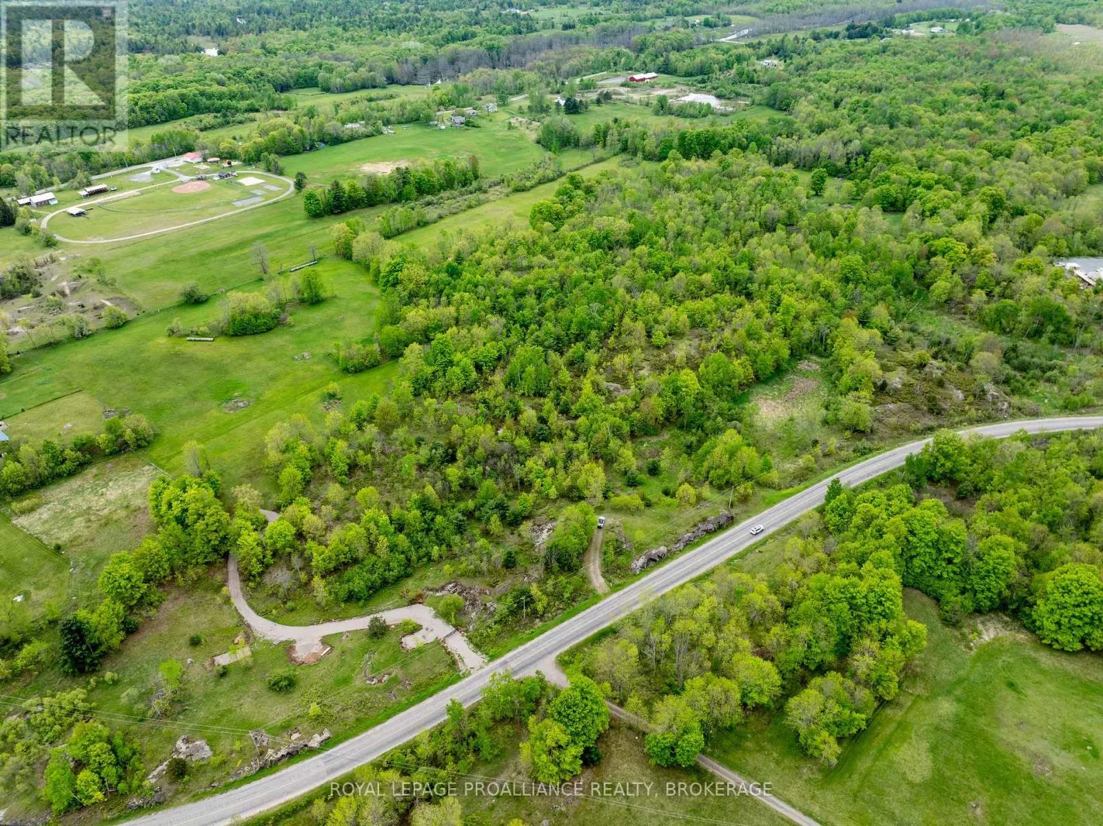 1147 LONG LAKE ROAD