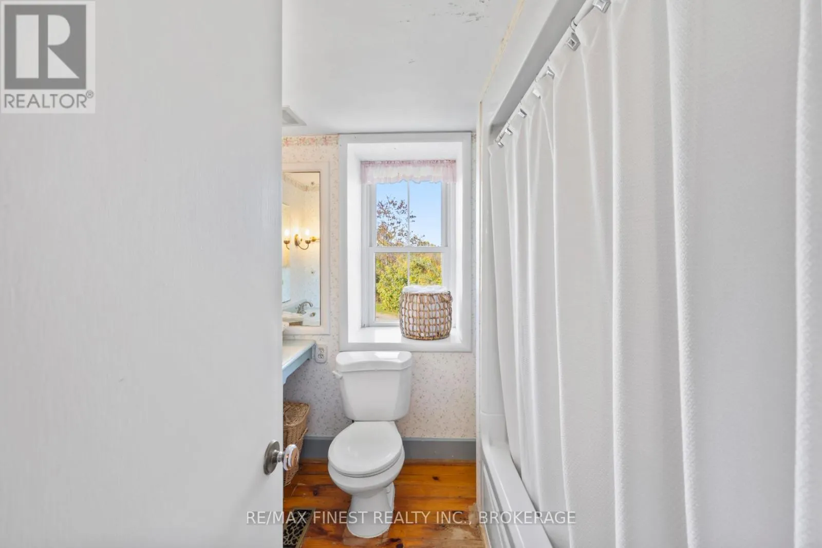 5033 EDDY LANE