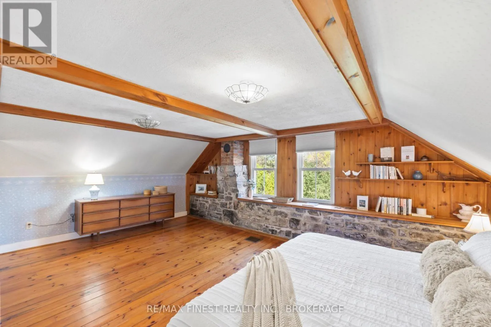 5033 EDDY LANE