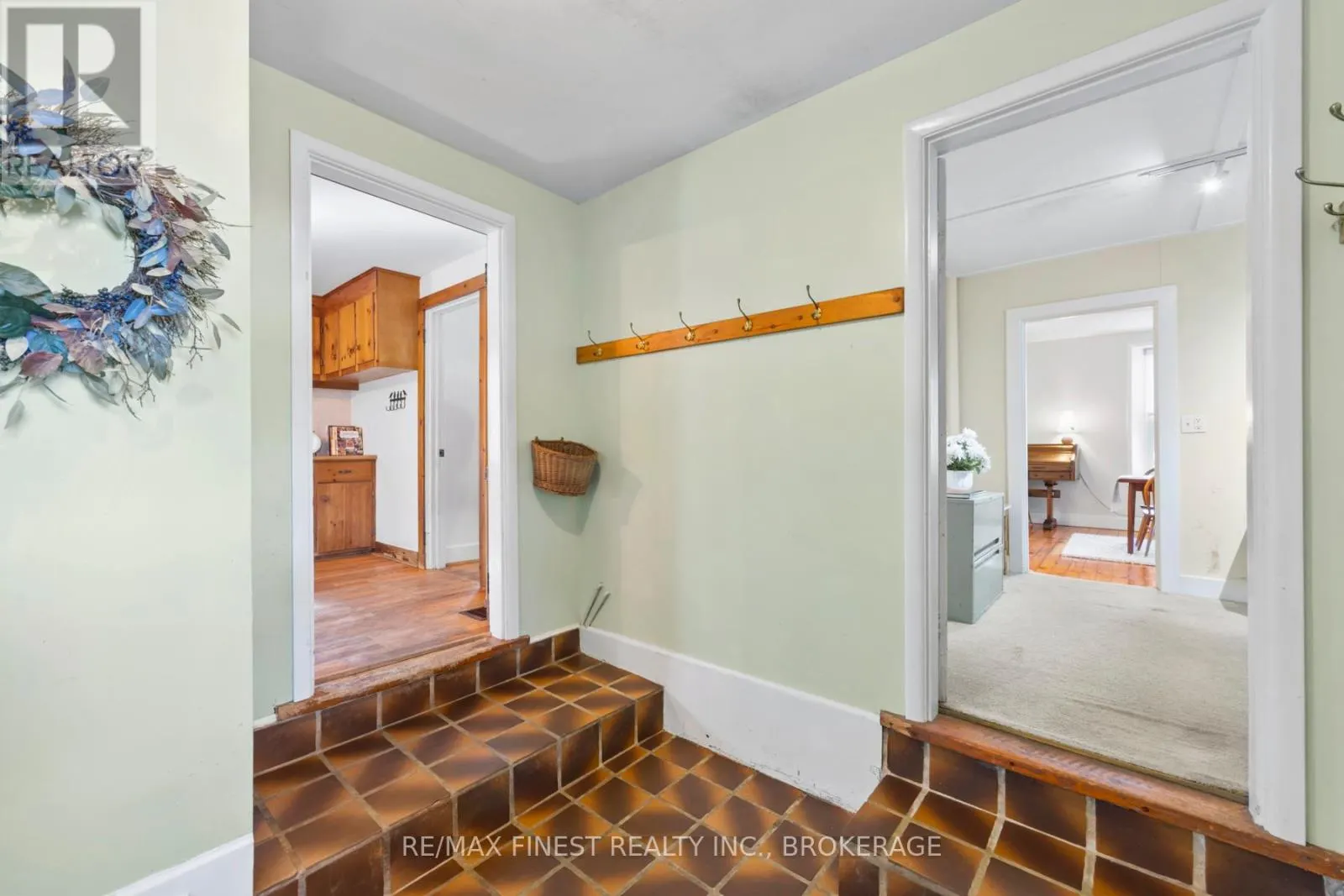 5033 EDDY LANE