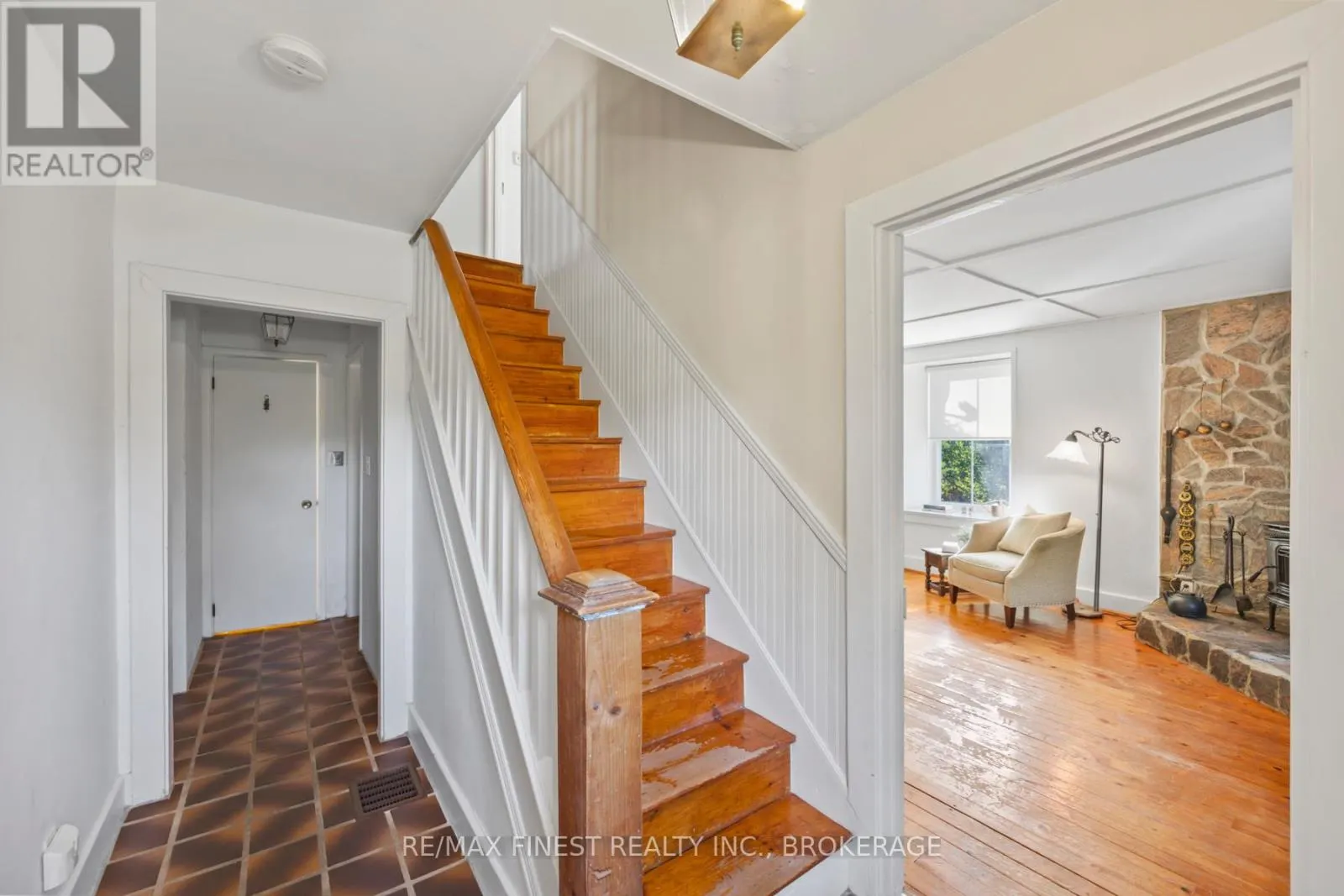 5033 EDDY LANE