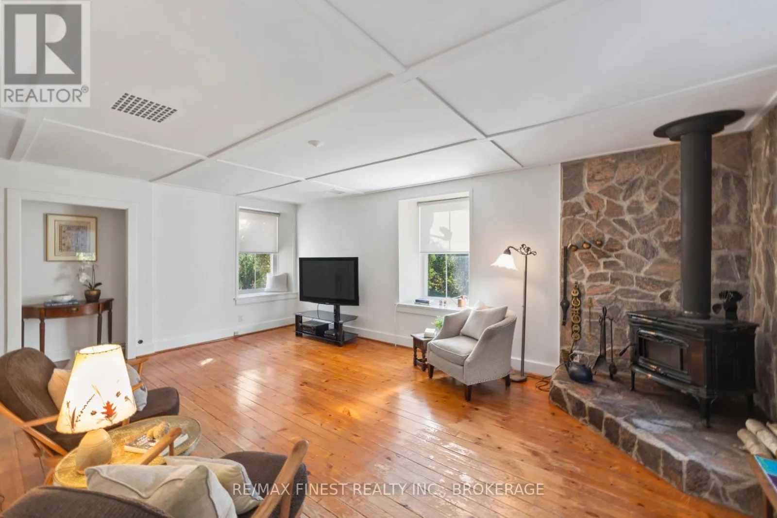5033 EDDY LANE