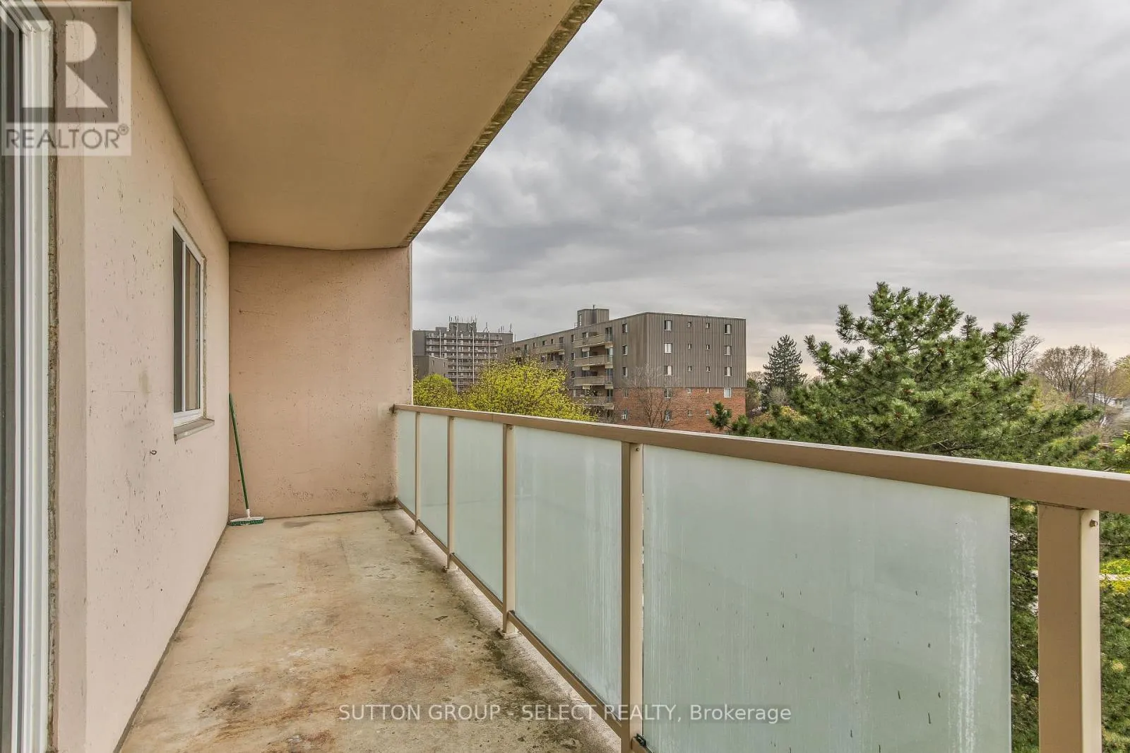 409 - 583 MORNINGTON AVENUE, #409