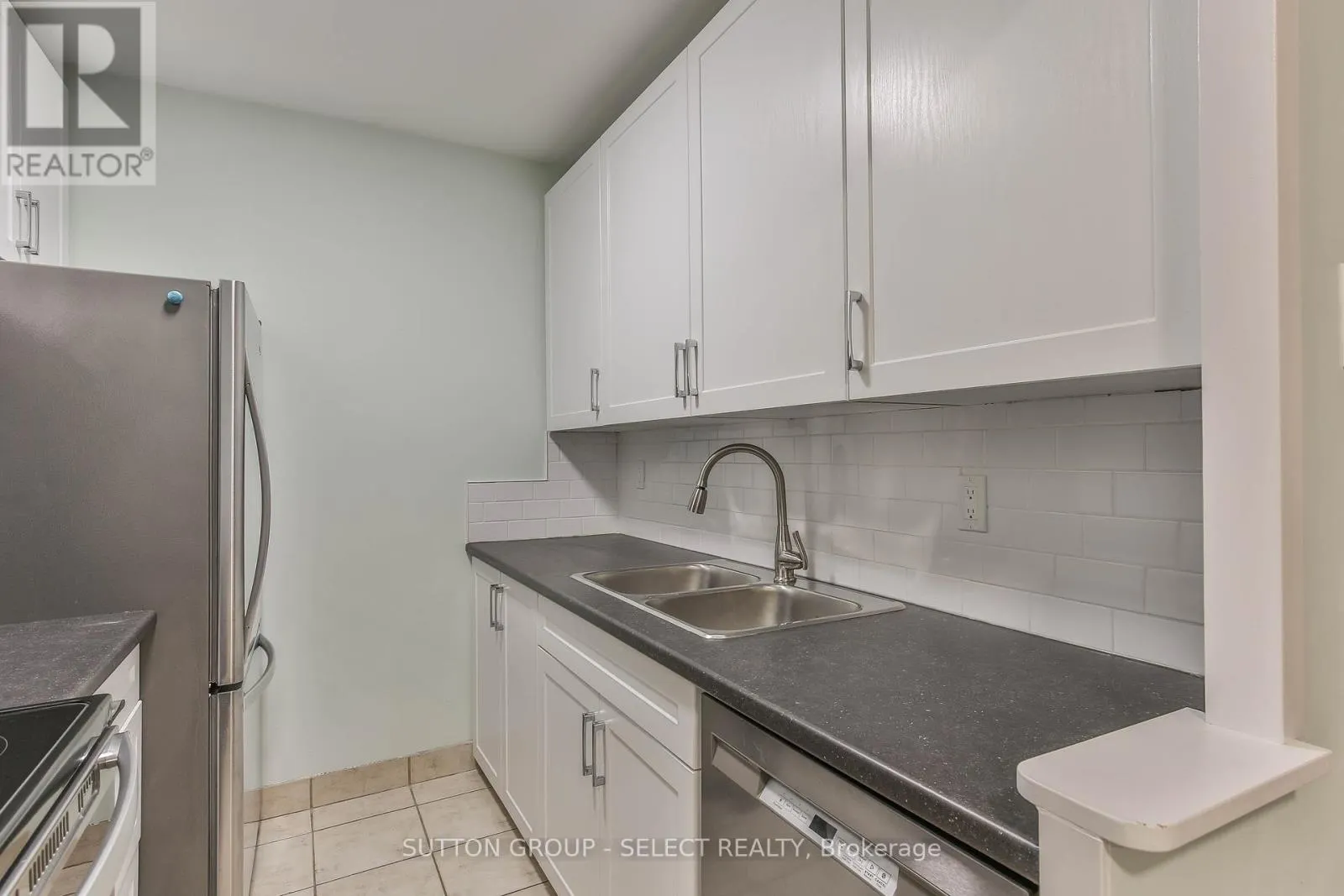 409 - 583 MORNINGTON AVENUE, #409
