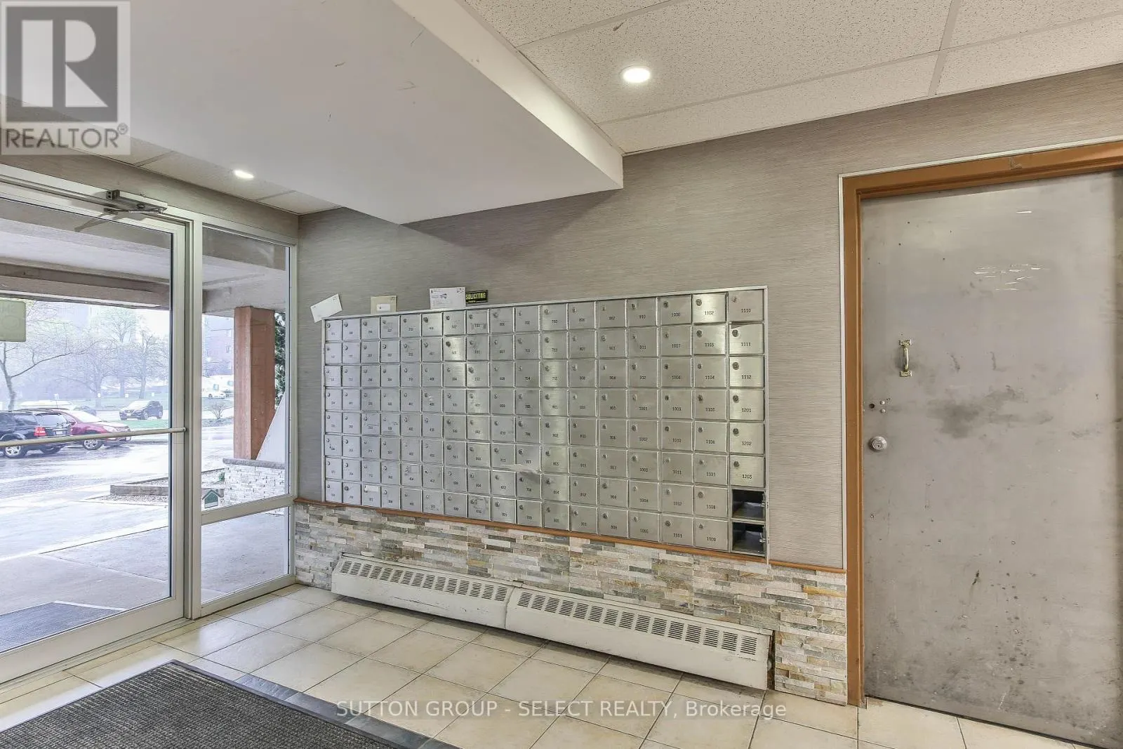 409 - 583 MORNINGTON AVENUE, #409