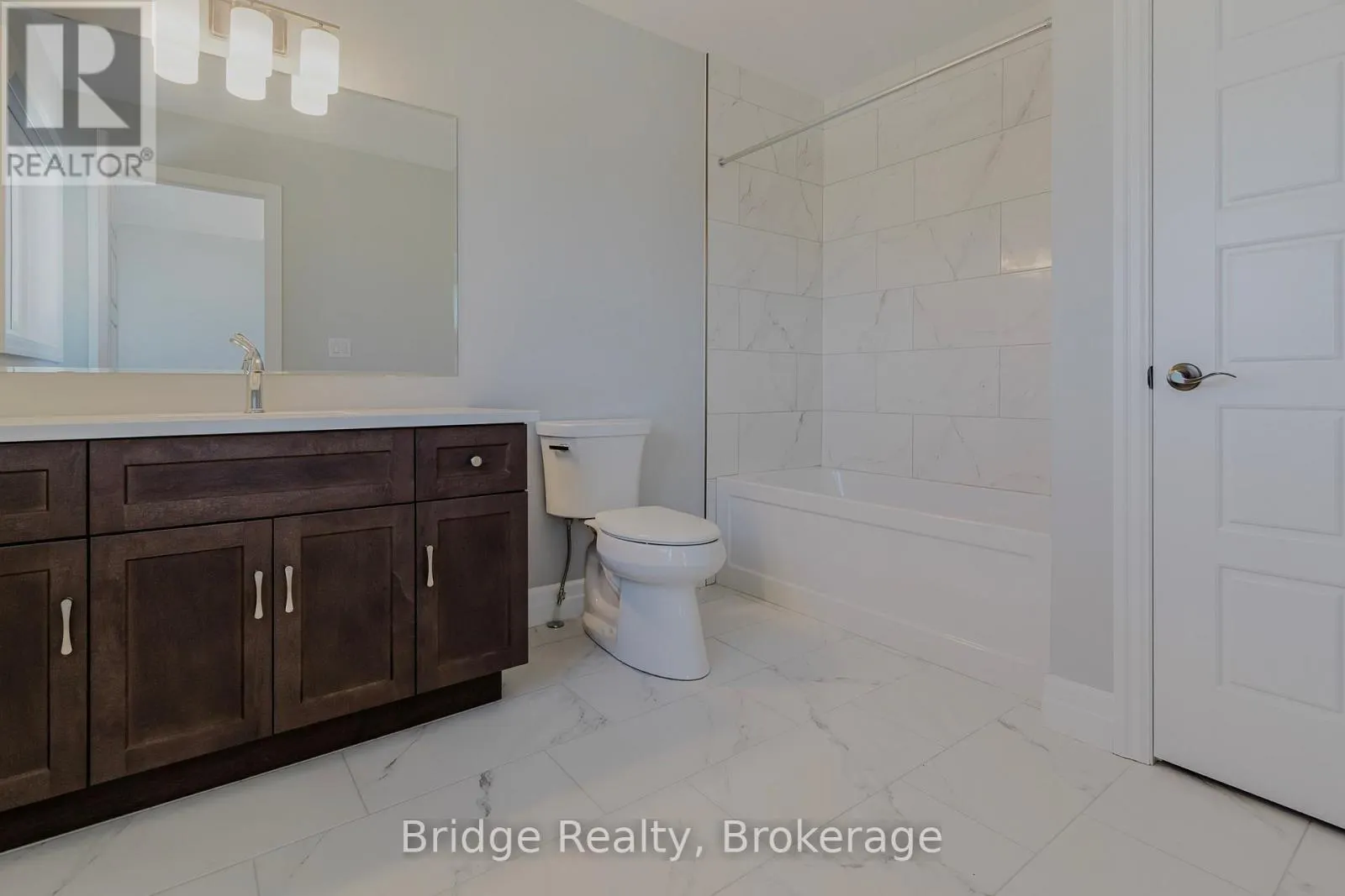 133 BIRDIE COURT E