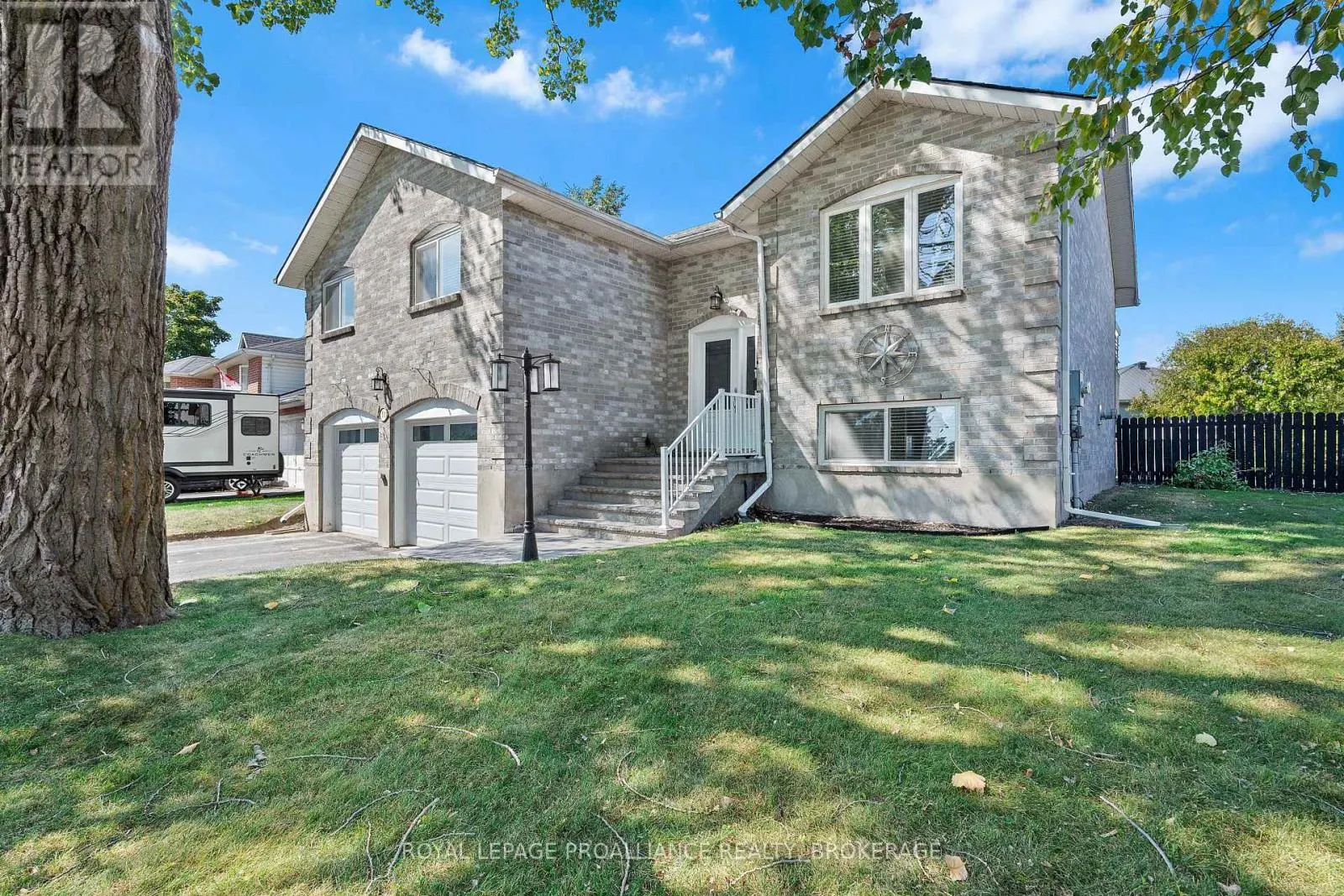 50 DAVEY CRESCENT
