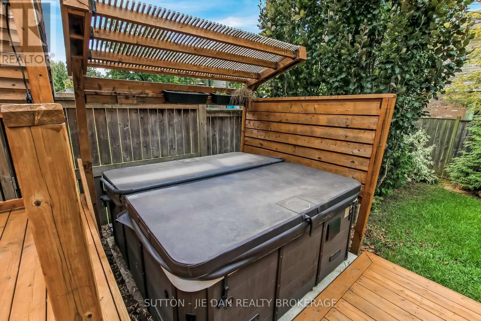 1413 KAINS WOODS TERRACE