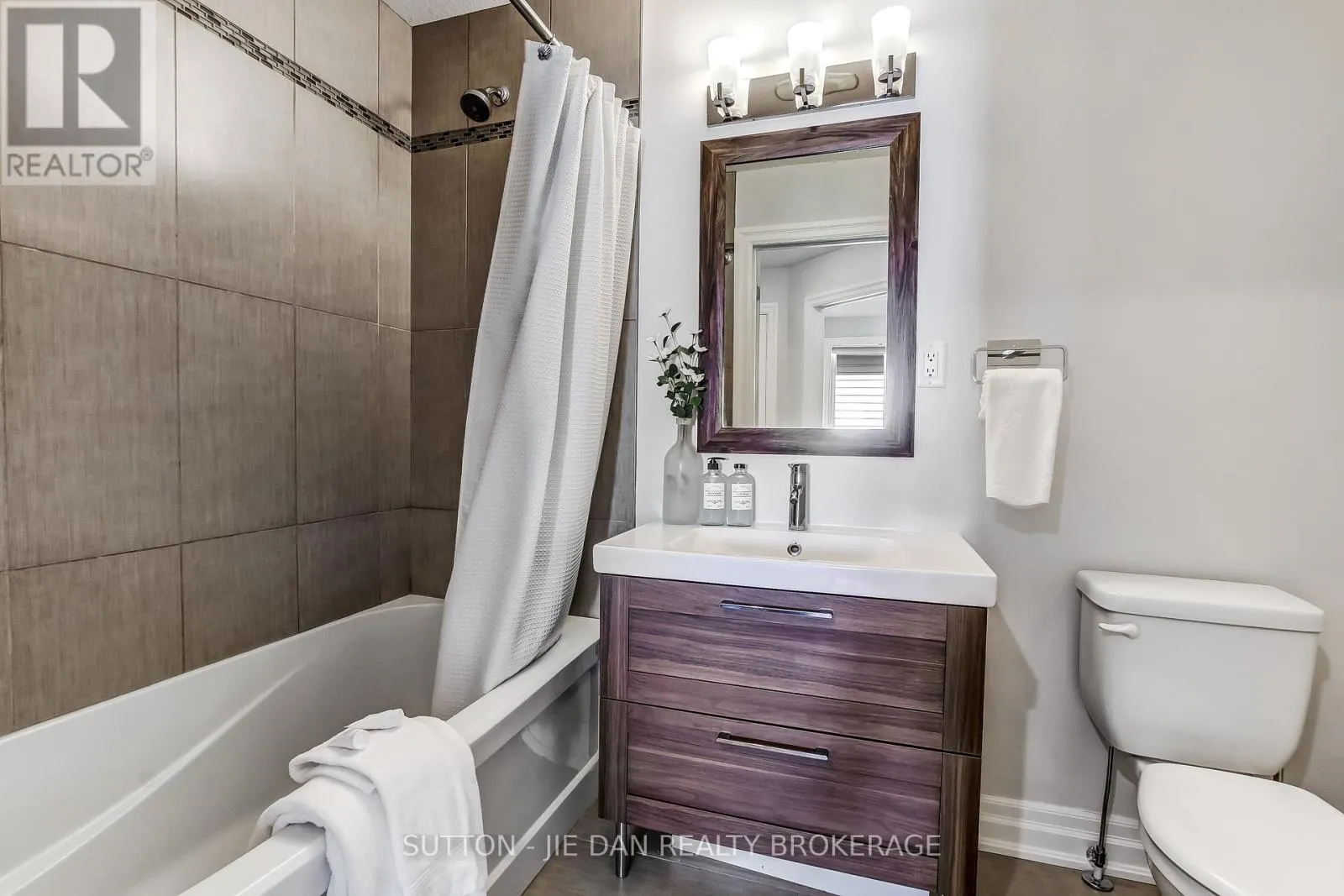 1413 KAINS WOODS TERRACE