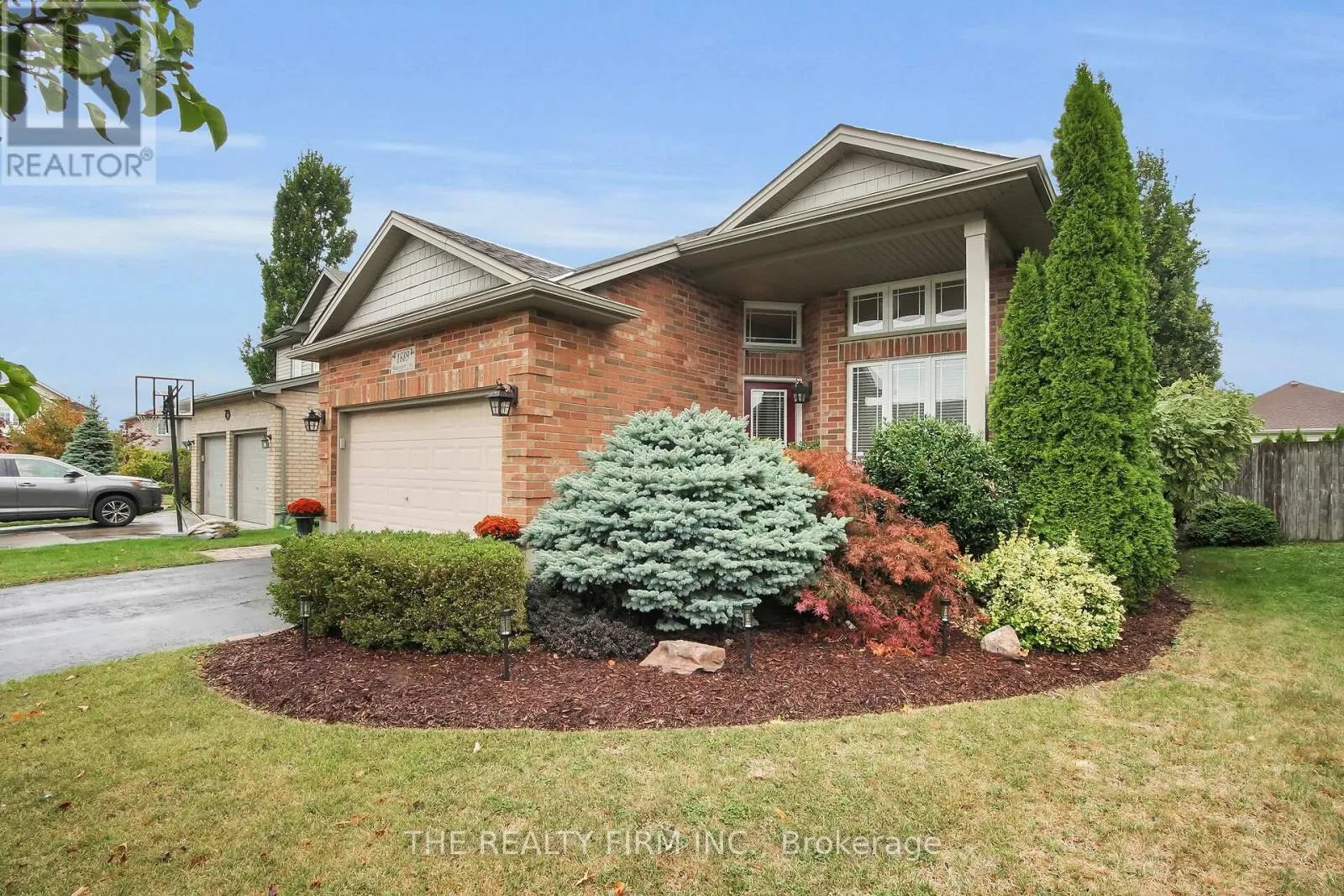 1689 BAYSWATER CRESCENT