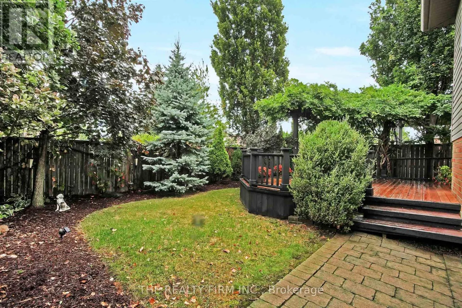 1689 BAYSWATER CRESCENT