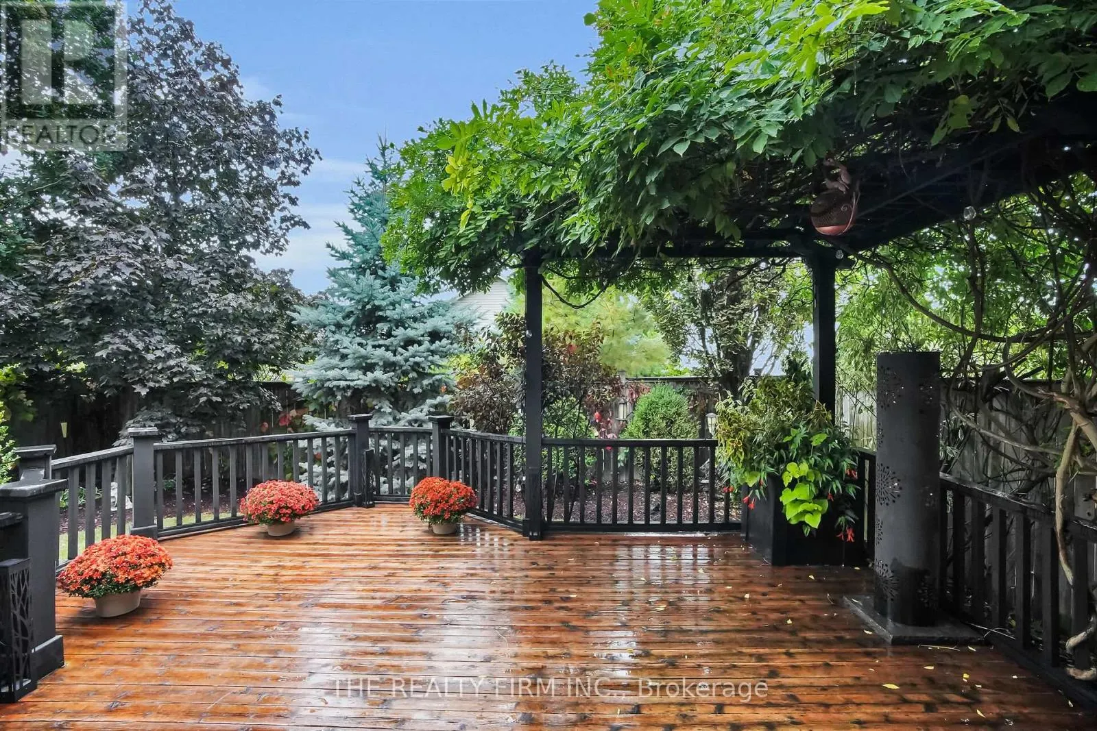 1689 BAYSWATER CRESCENT