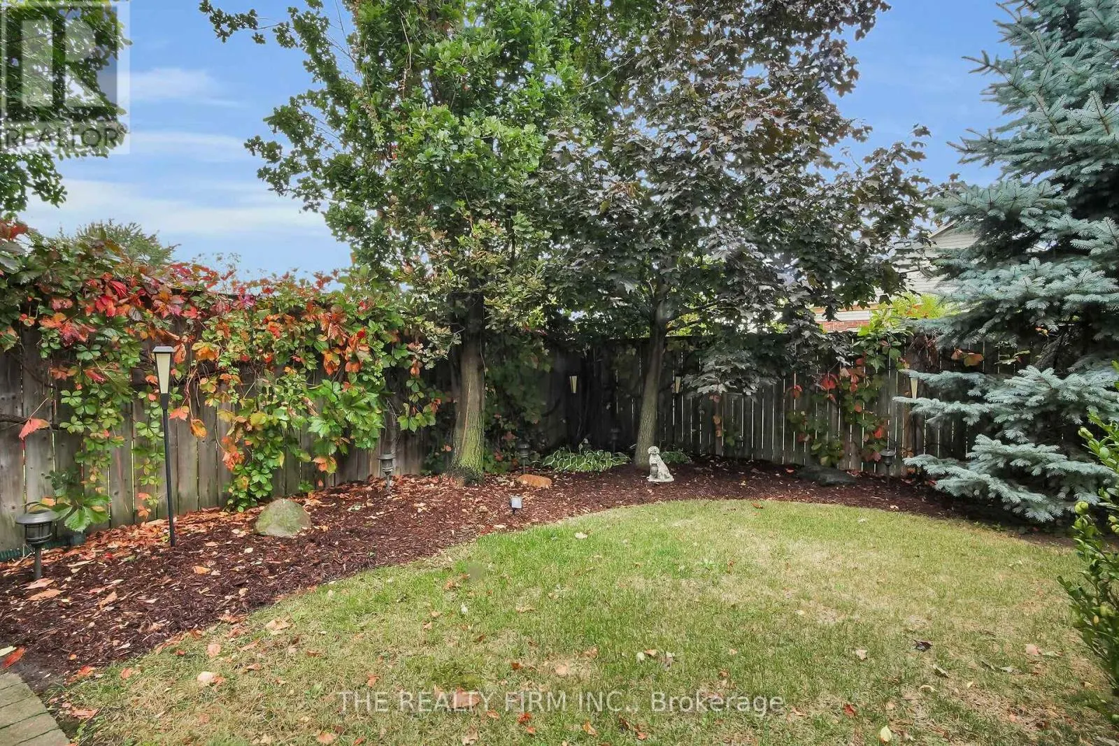 1689 BAYSWATER CRESCENT
