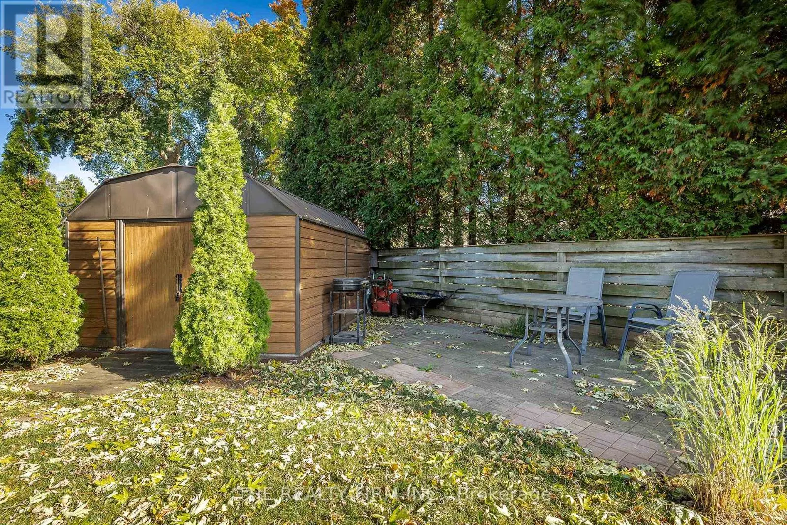 17 MAUD STREET
