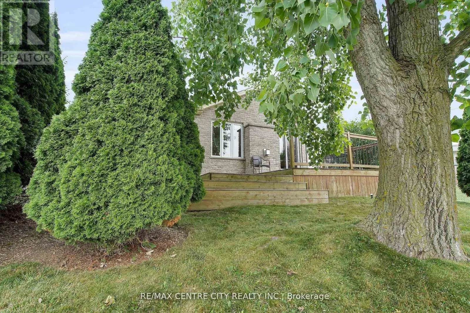 1307 NICOLE AVENUE