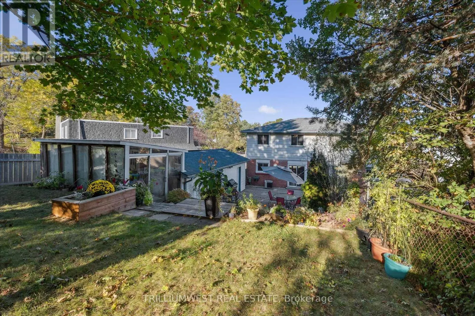 98 SHADELAND CRESCENT
