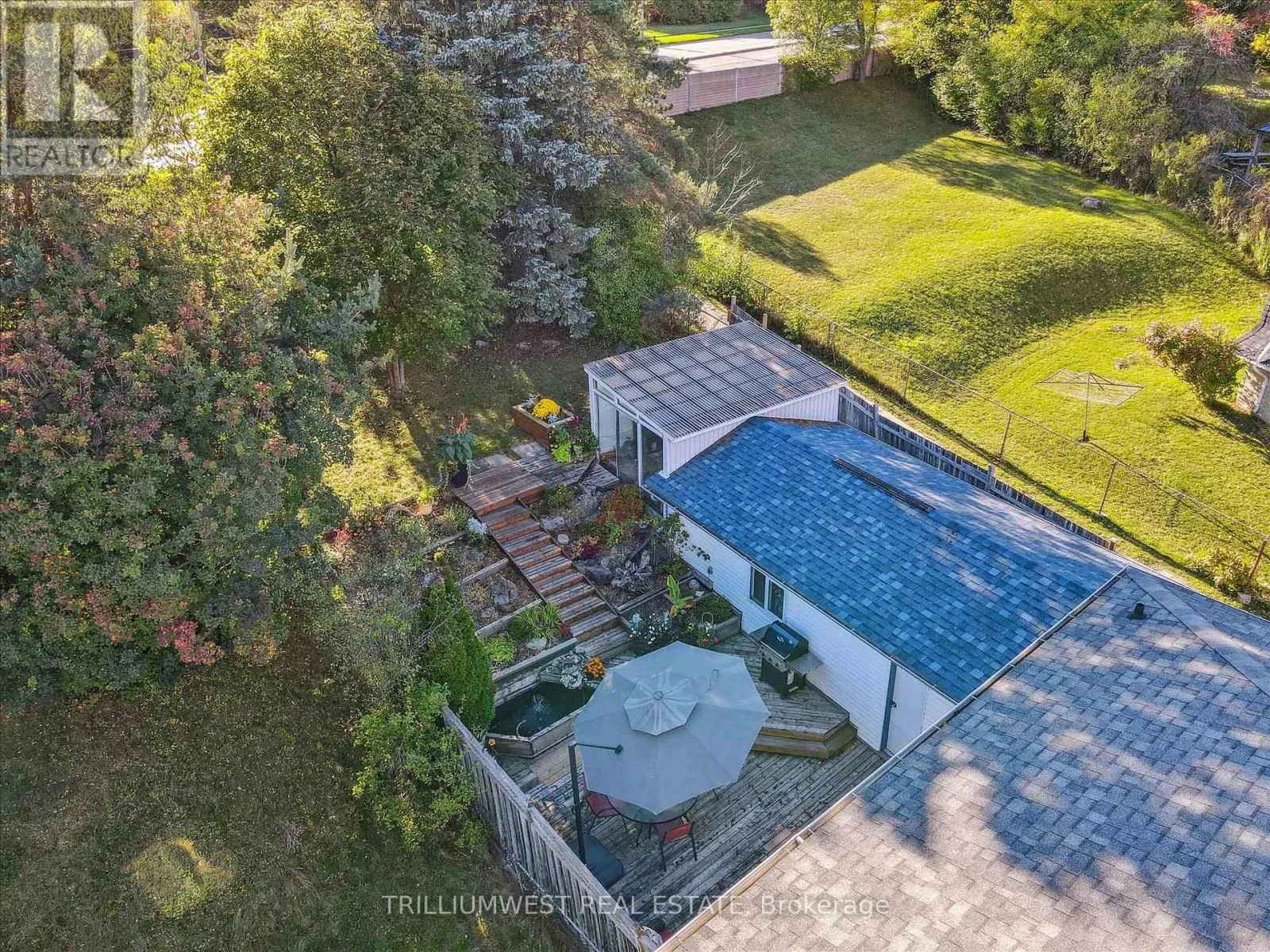 98 SHADELAND CRESCENT