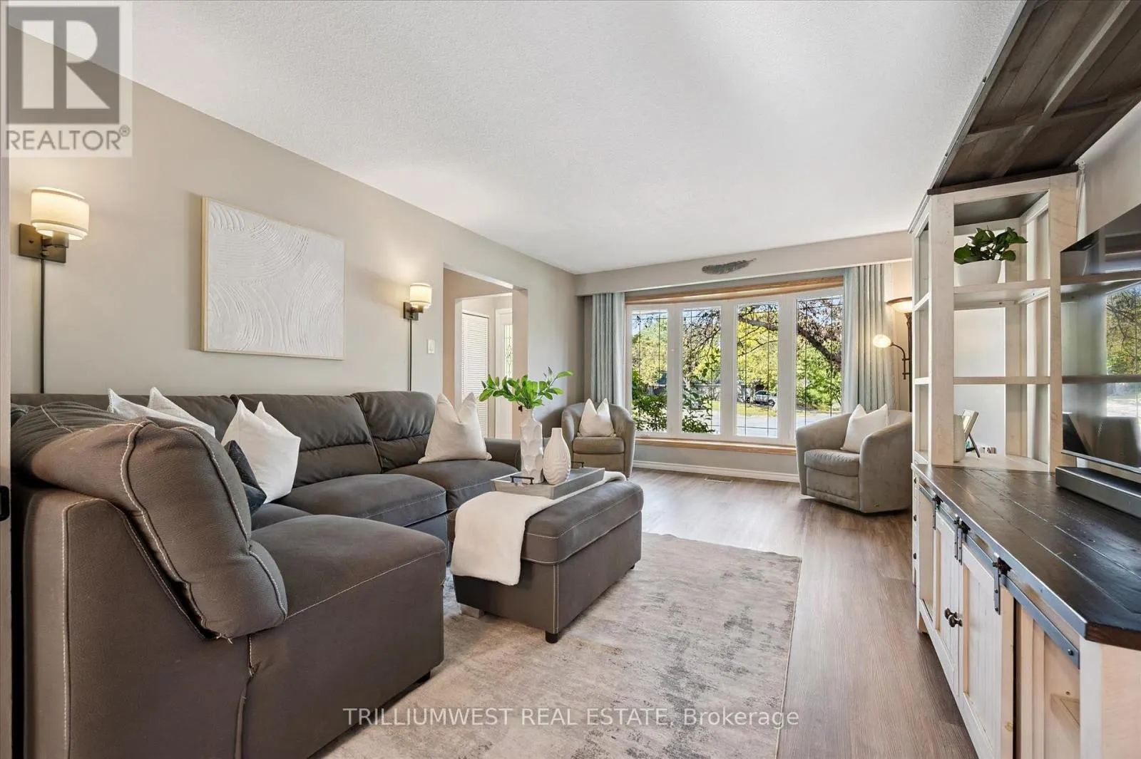 98 SHADELAND CRESCENT