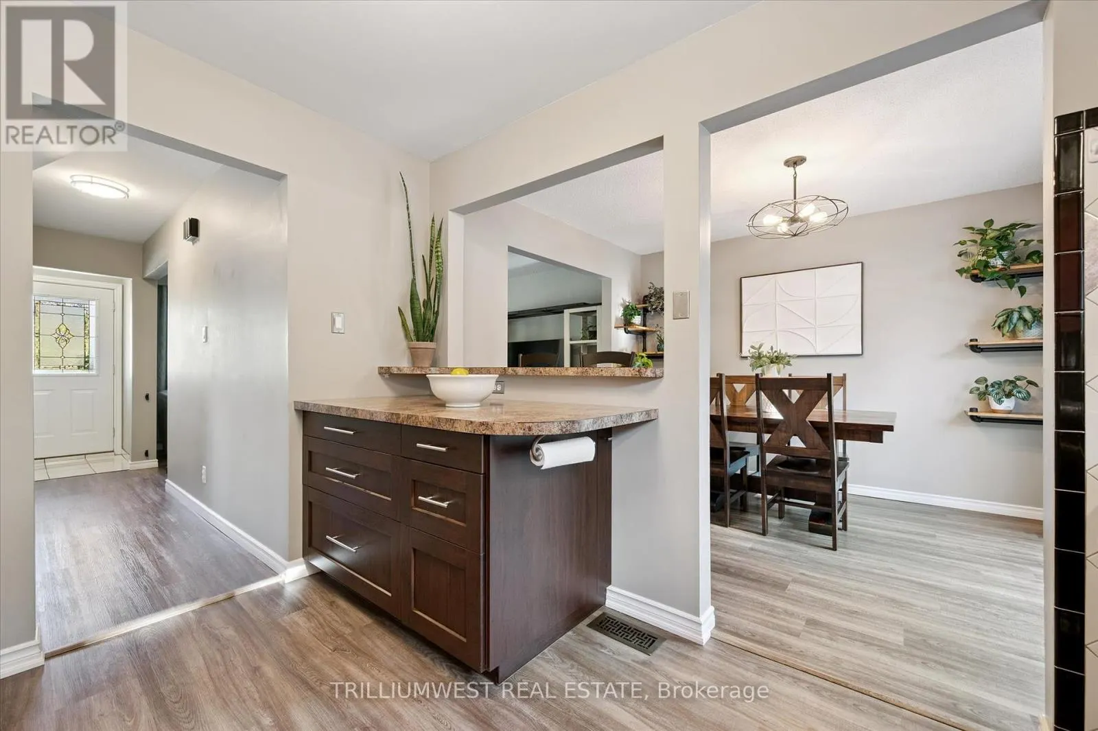 98 SHADELAND CRESCENT