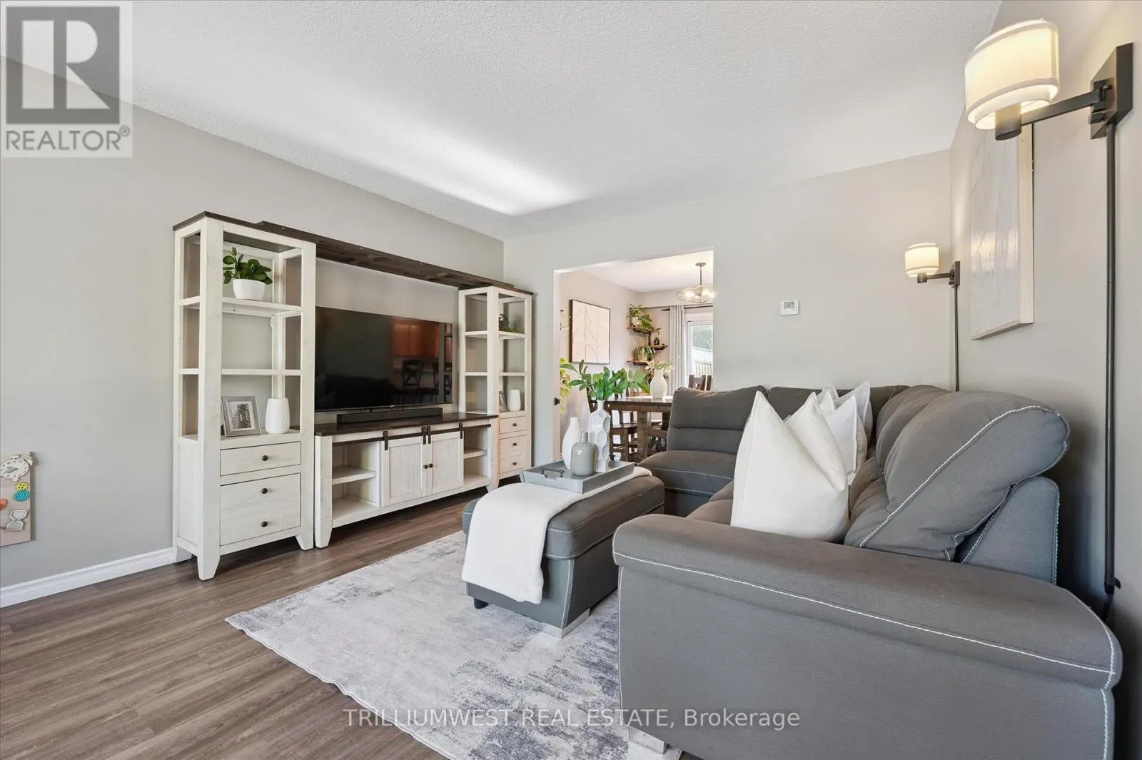 98 SHADELAND CRESCENT