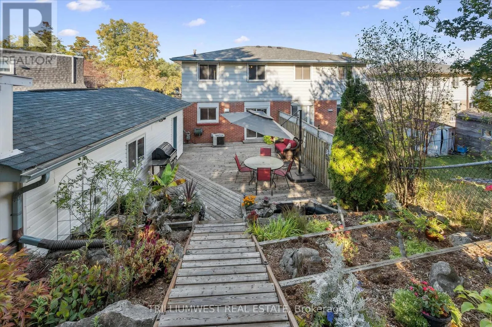 98 SHADELAND CRESCENT