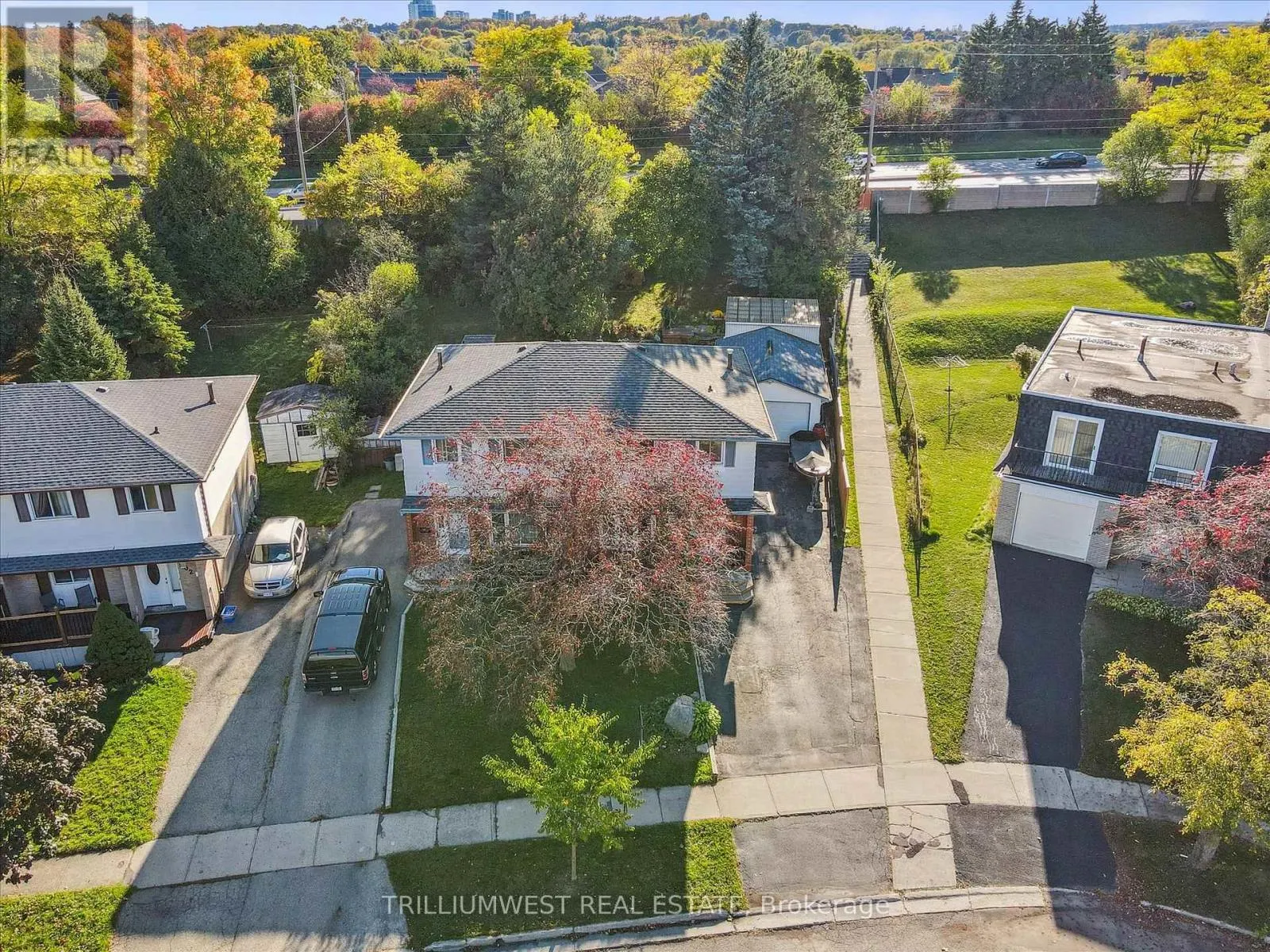 98 SHADELAND CRESCENT