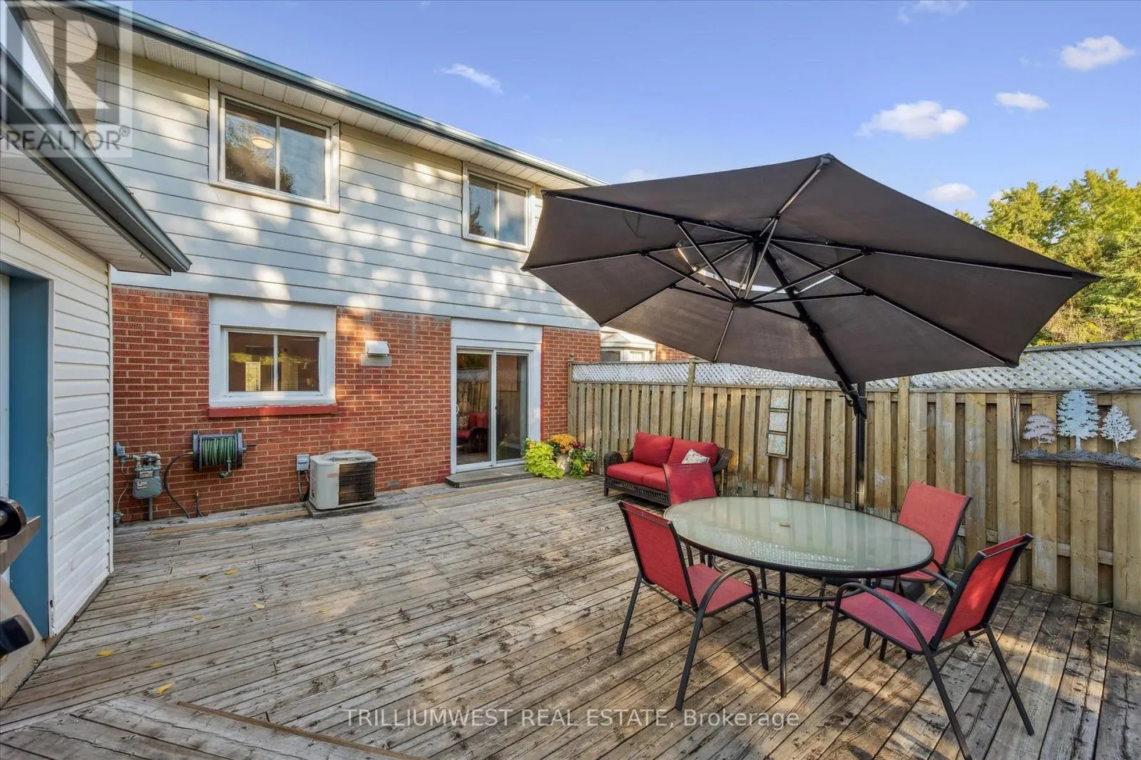 98 SHADELAND CRESCENT