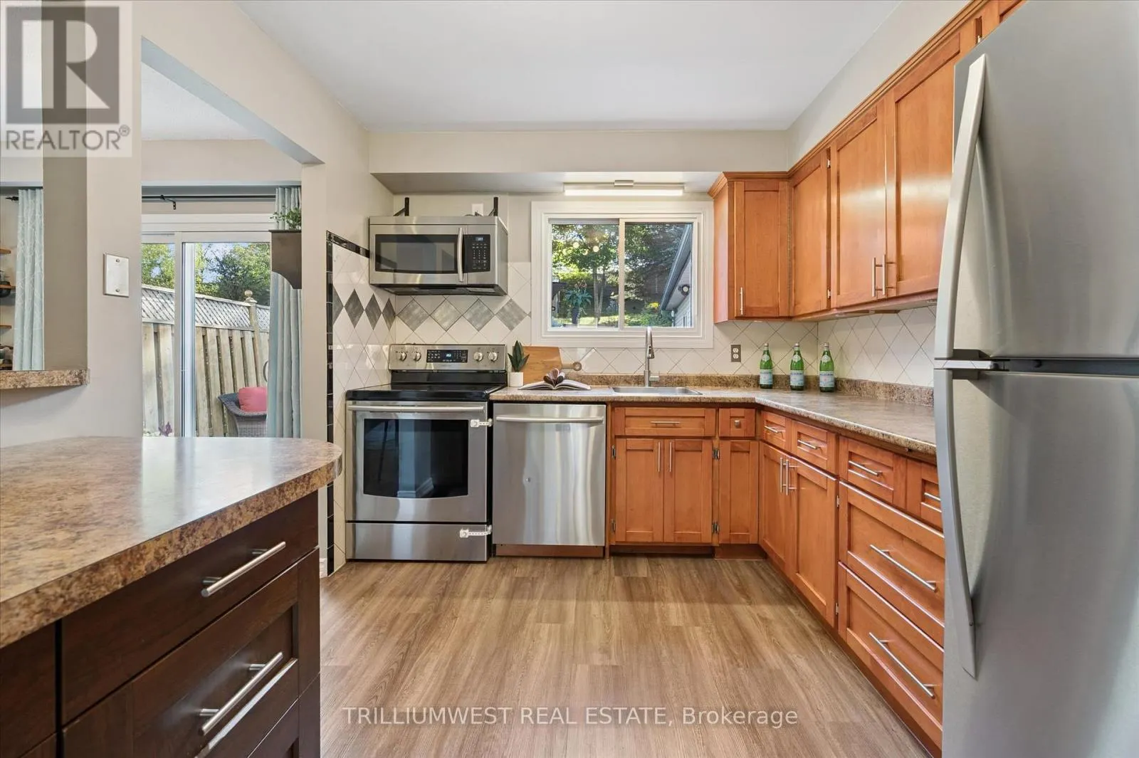 98 SHADELAND CRESCENT