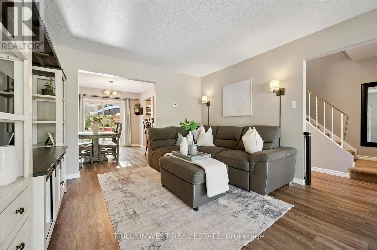 98 SHADELAND CRESCENT