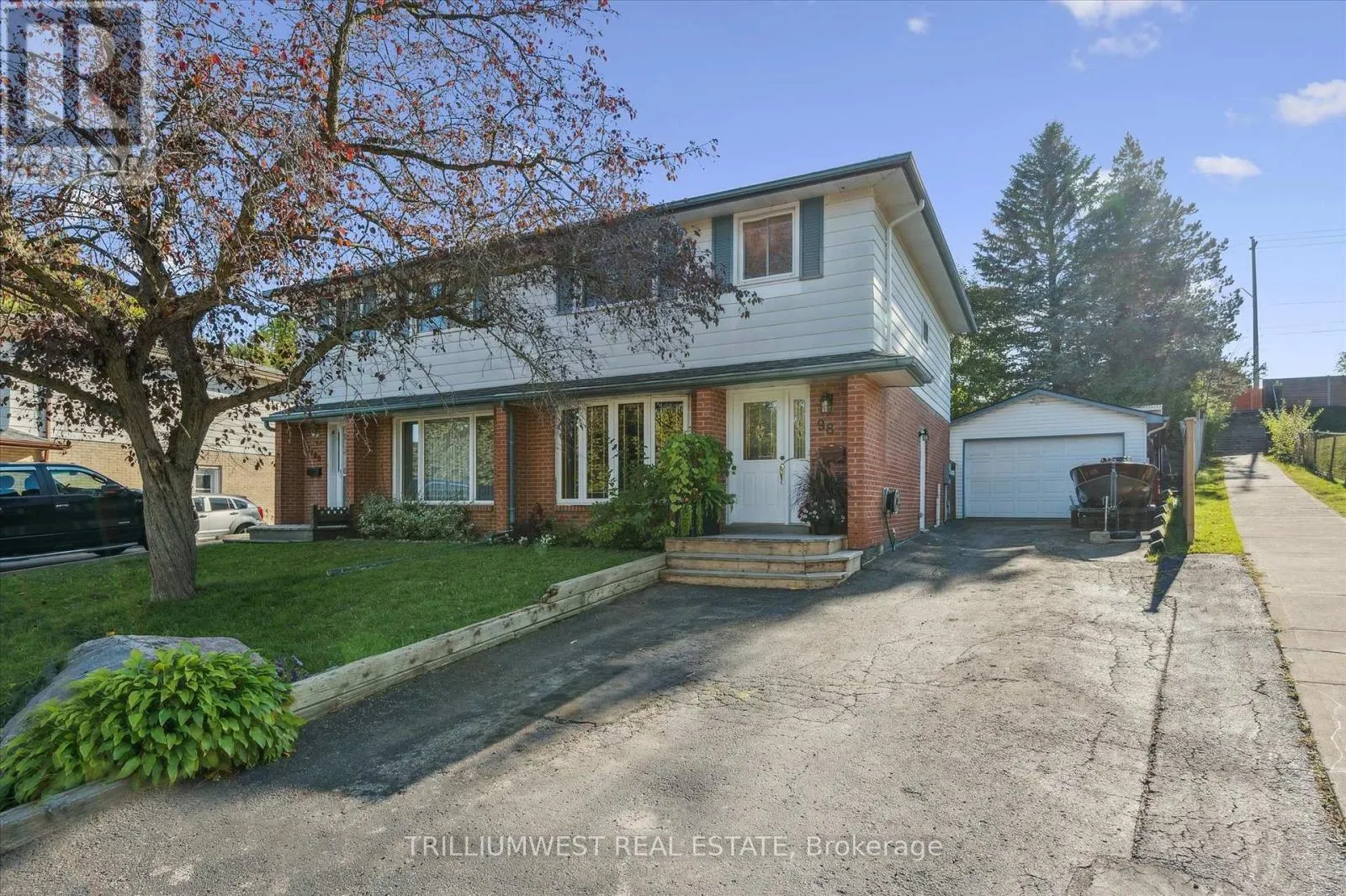 98 SHADELAND CRESCENT