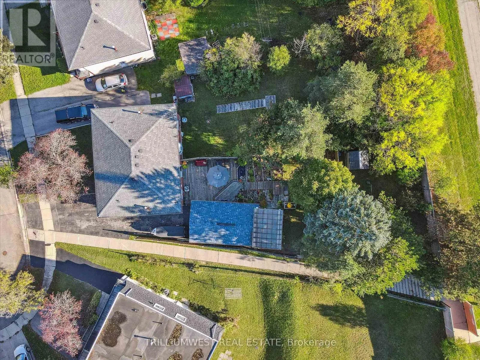 98 SHADELAND CRESCENT