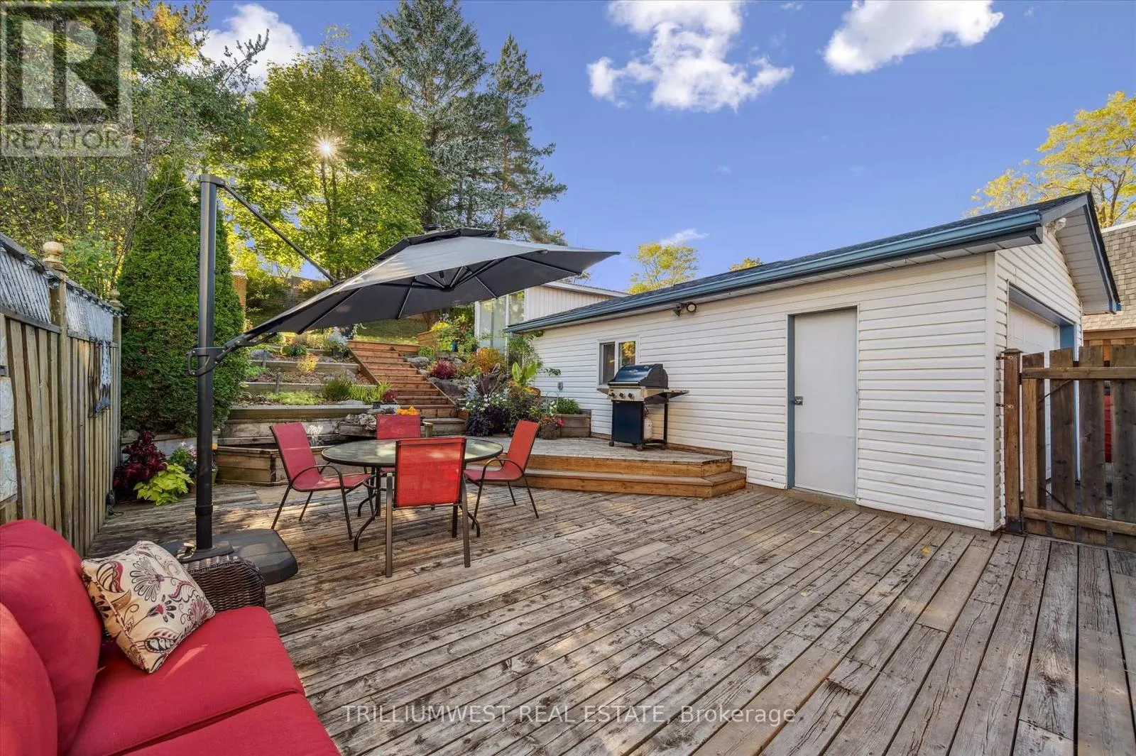 98 SHADELAND CRESCENT