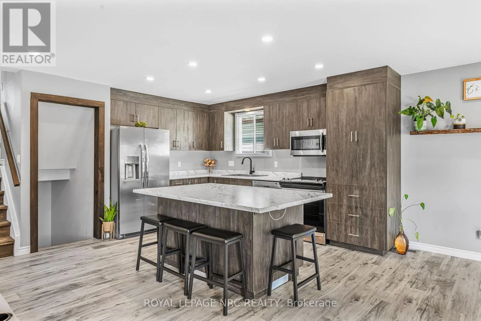 459 LAKEVIEW ROAD