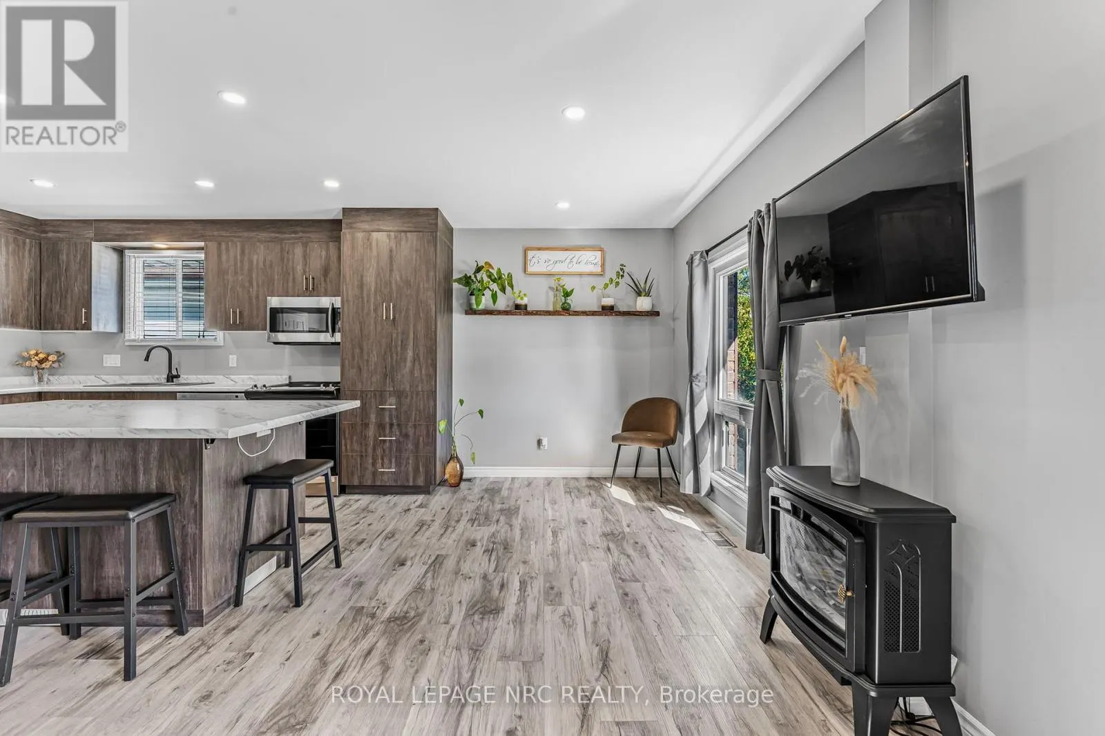 459 LAKEVIEW ROAD