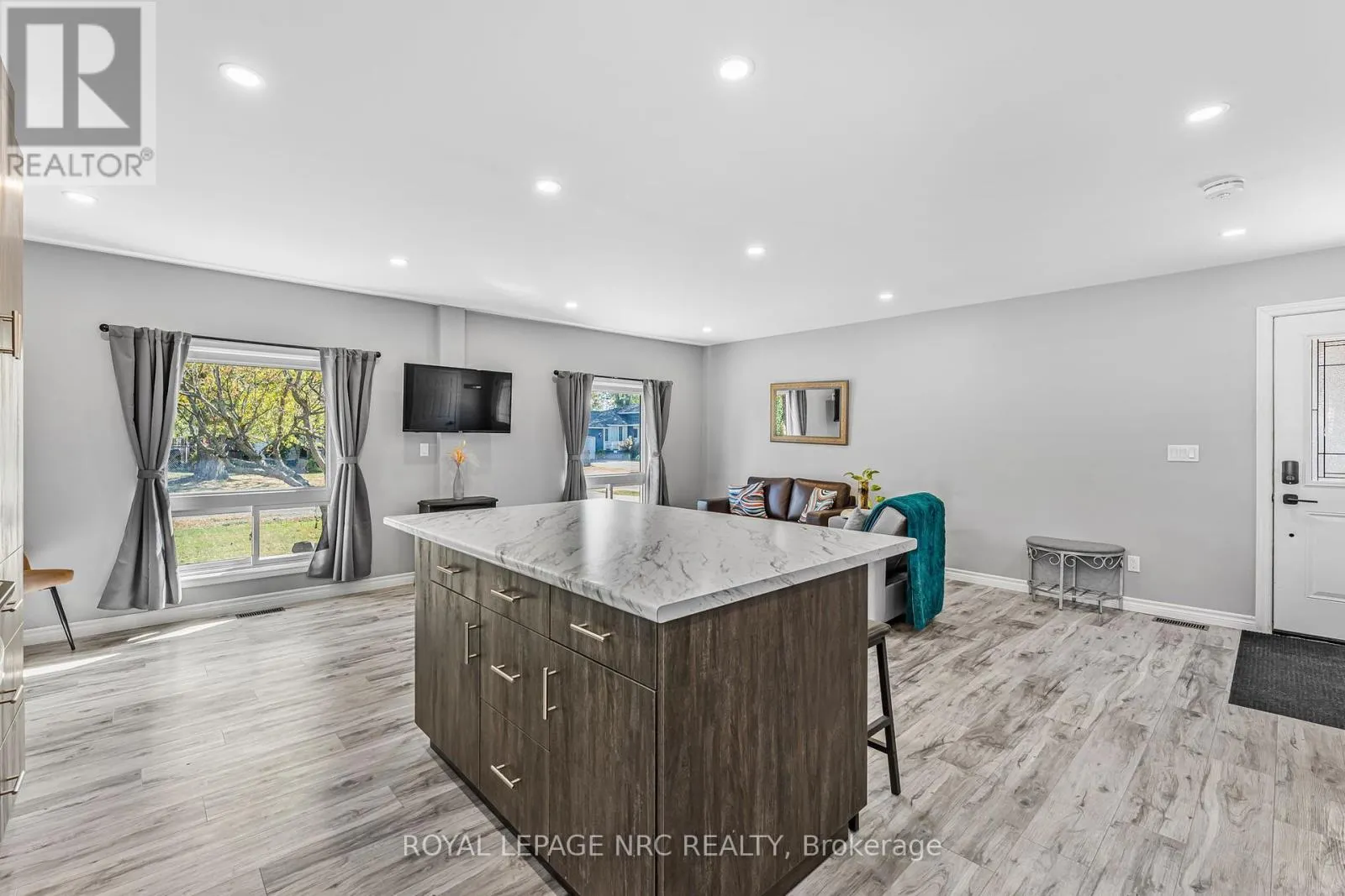 459 LAKEVIEW ROAD