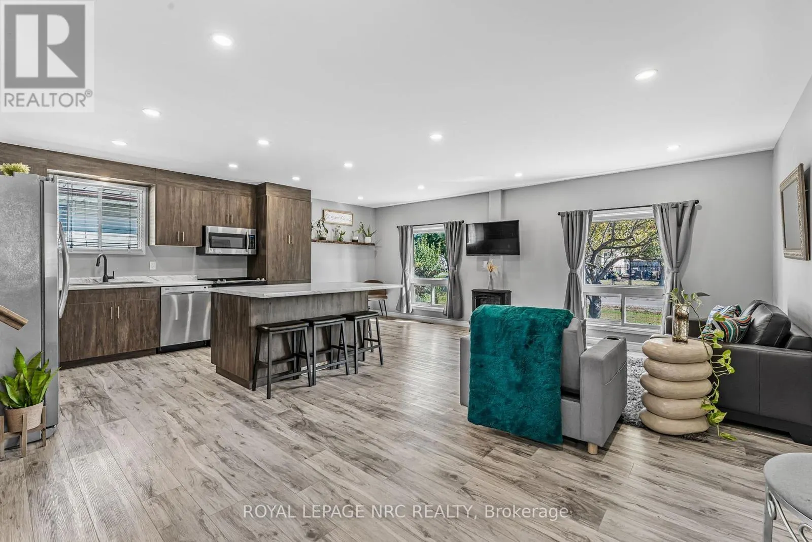 459 LAKEVIEW ROAD