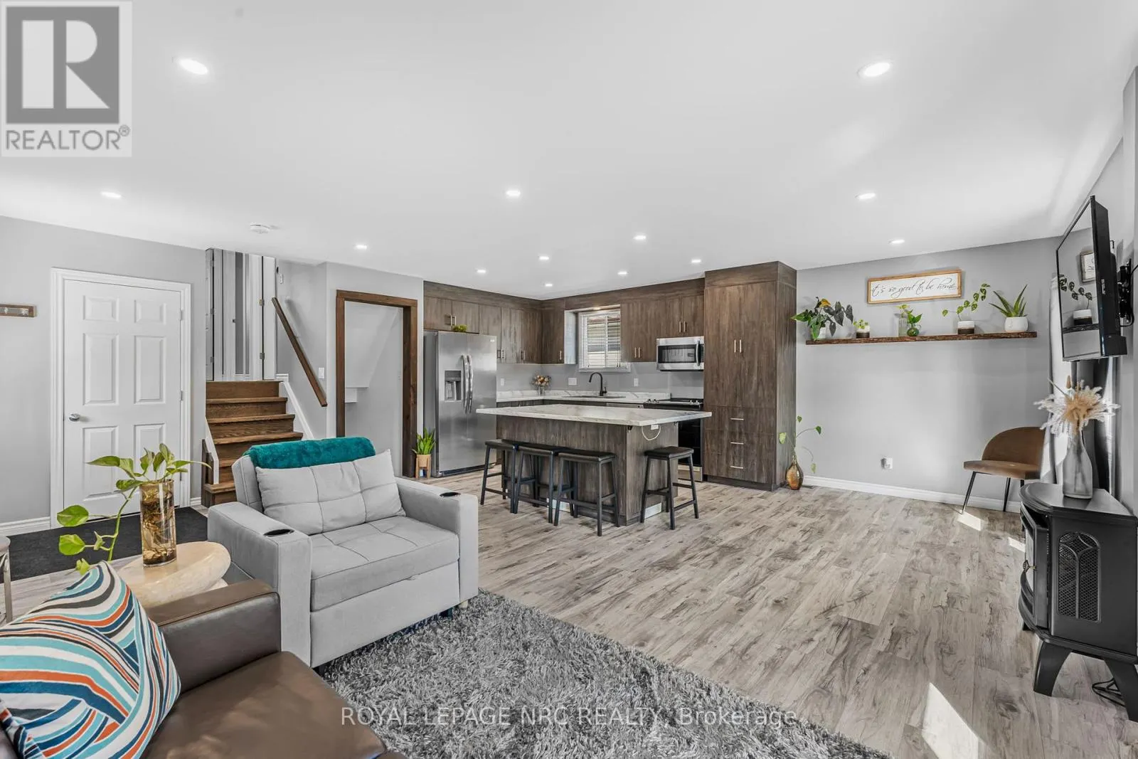 459 LAKEVIEW ROAD